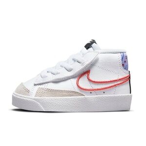 NIKE
(TD) BLAZER MID '77 SE
Kids – White/Magic Ember-purple Pulse